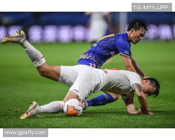 江苏苏宁队门将被罚下场，临危受命的替补守门员表现抢眼